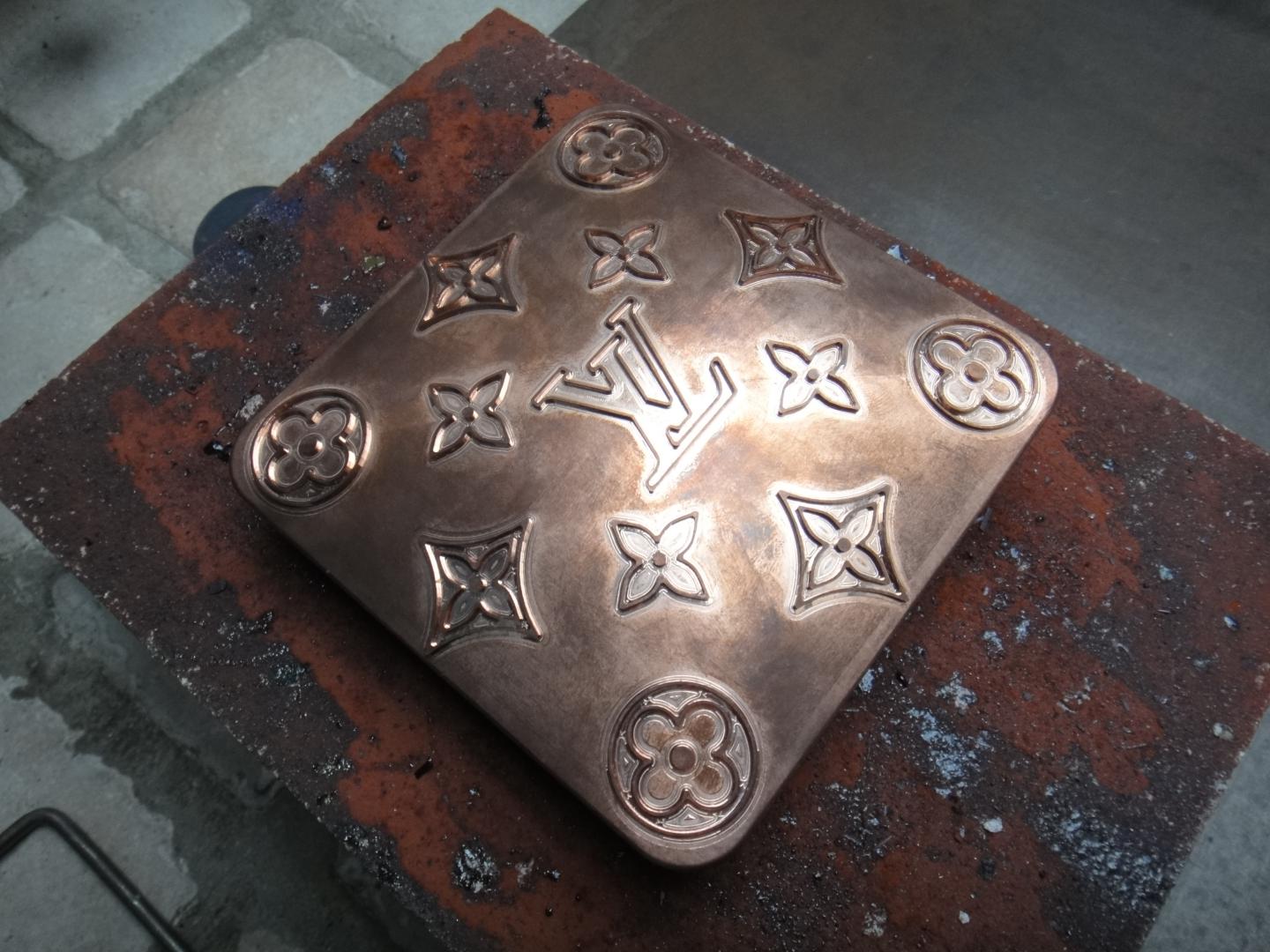 LE PRESSE-PAPIER - 2012